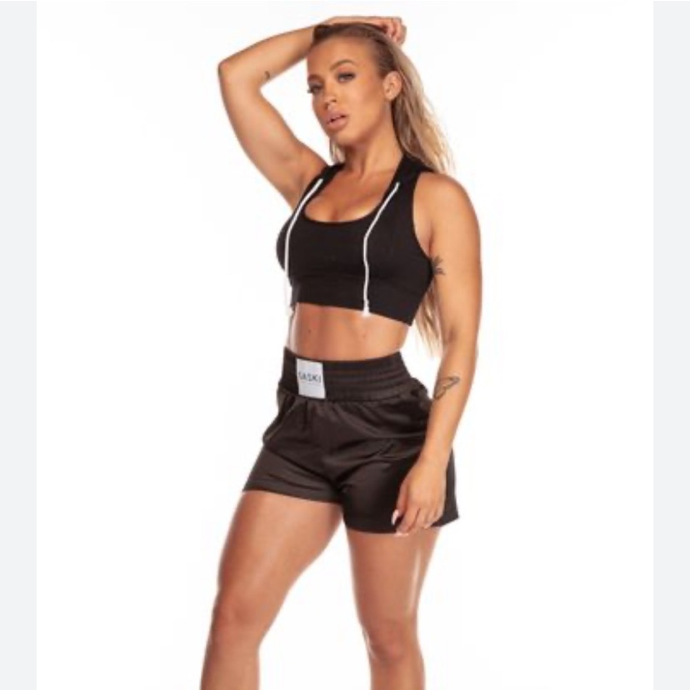 Saski hooded sports bra with removable cups